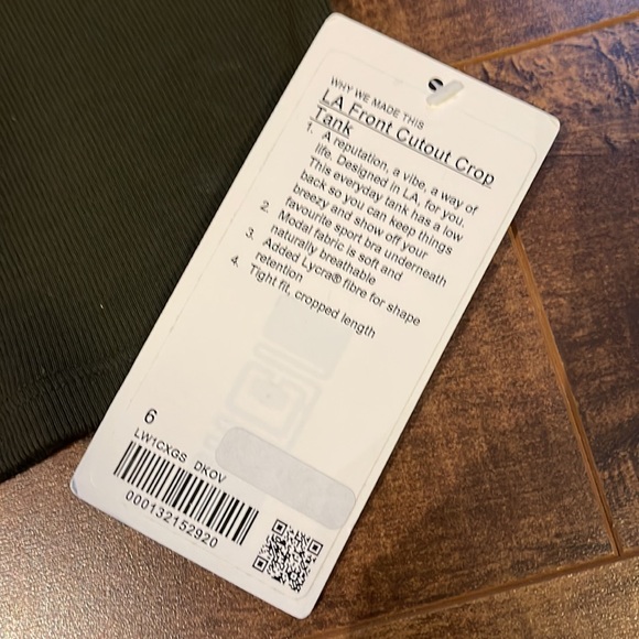 NWT LULULEMON LA front cutout crop tank - Picture 4 of 13